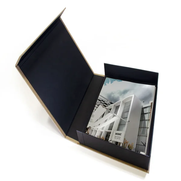 custom-real-estate-presentation-boxes