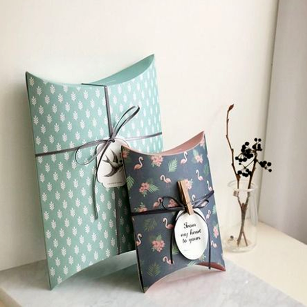 custom small gift pillow boxes